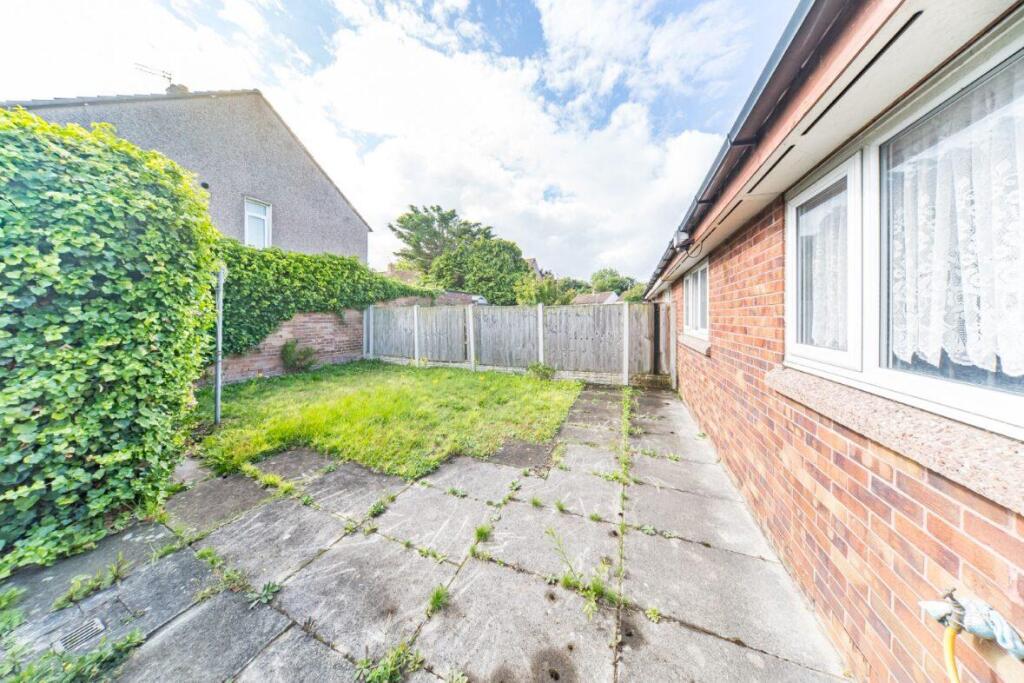 1 Crantock Close garden.jpg