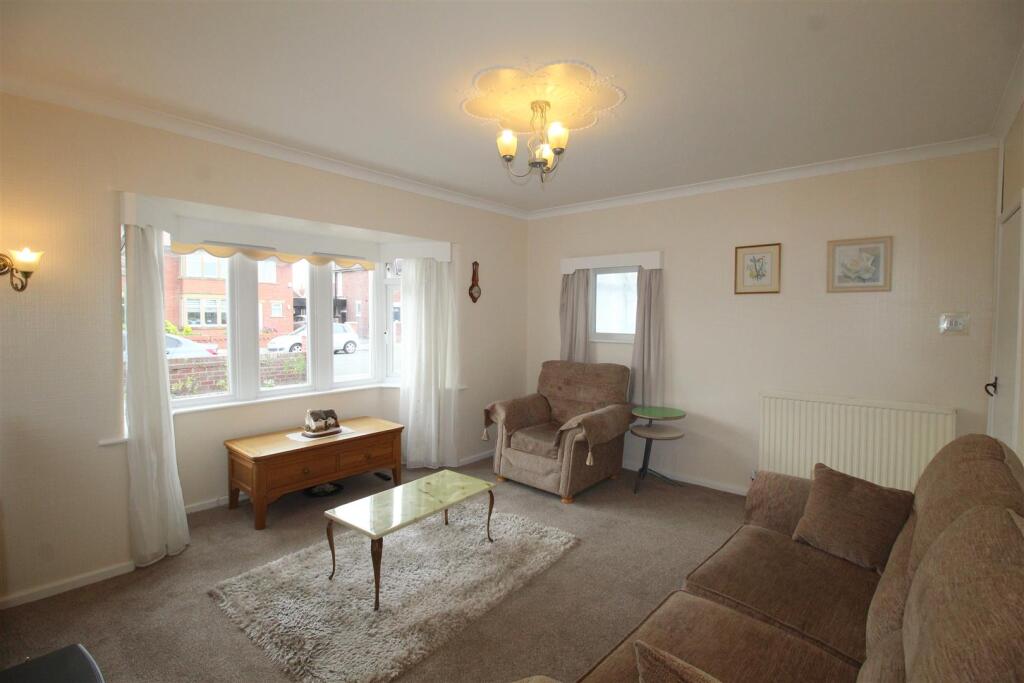 Allenby Road, 35 - lounge 3.JPG