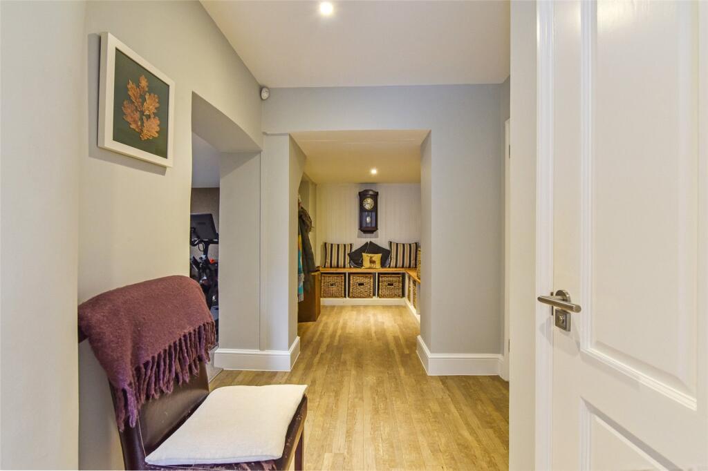 Inner Hallway Wh