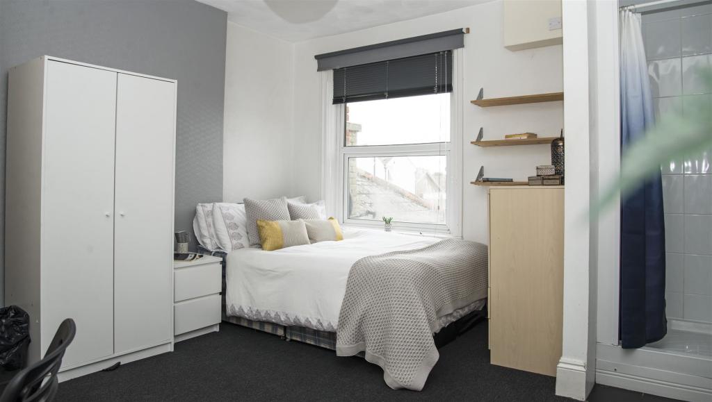 student-4-bed-flat-nightingale-rd-portsmouth (25).