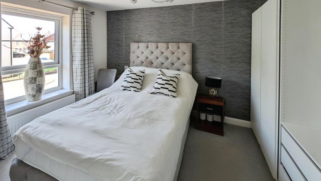 20e037ec-bed 203.jpg