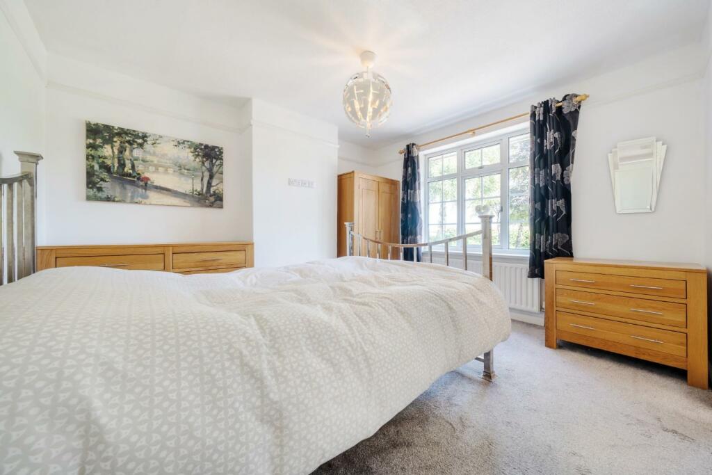 MASTER BEDROOM.jpg