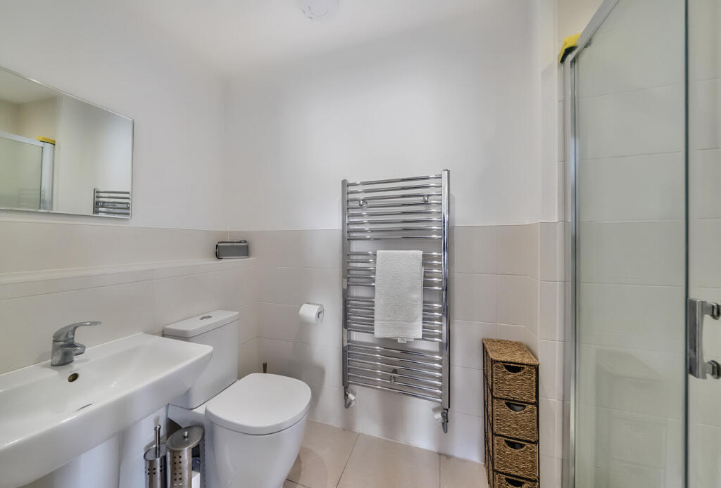 1325208-2-687e246...