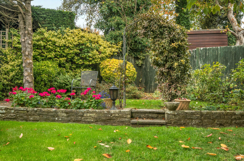 1369036-6-68f20f0...