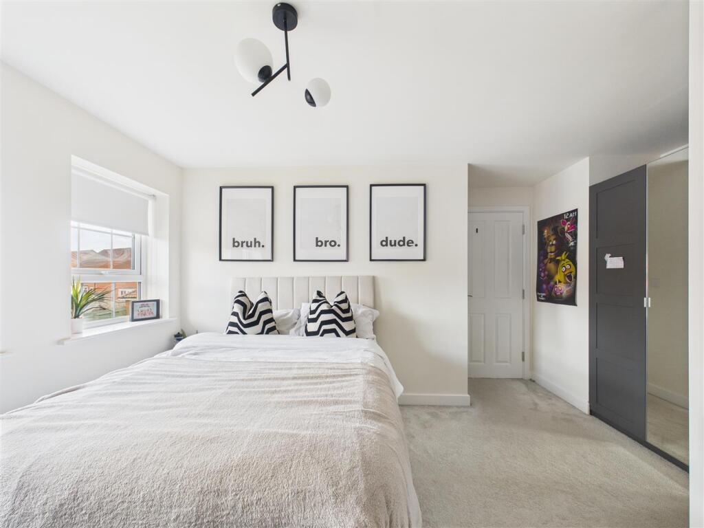BEDROOM 2