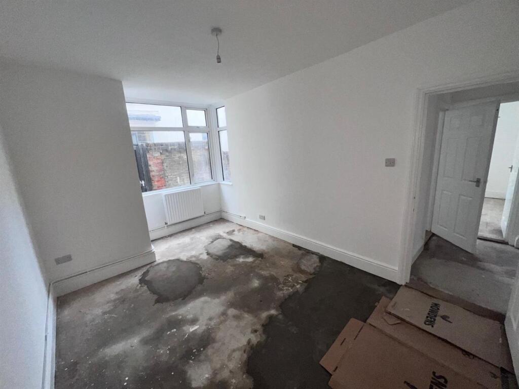 Bedroom1.jpg