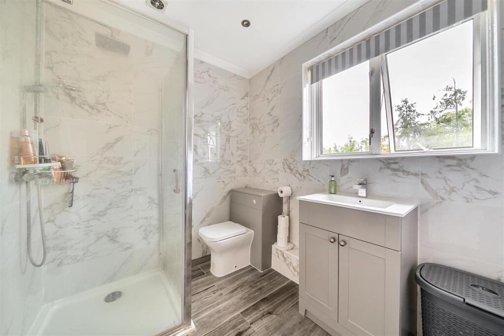 Shower Room.jpg