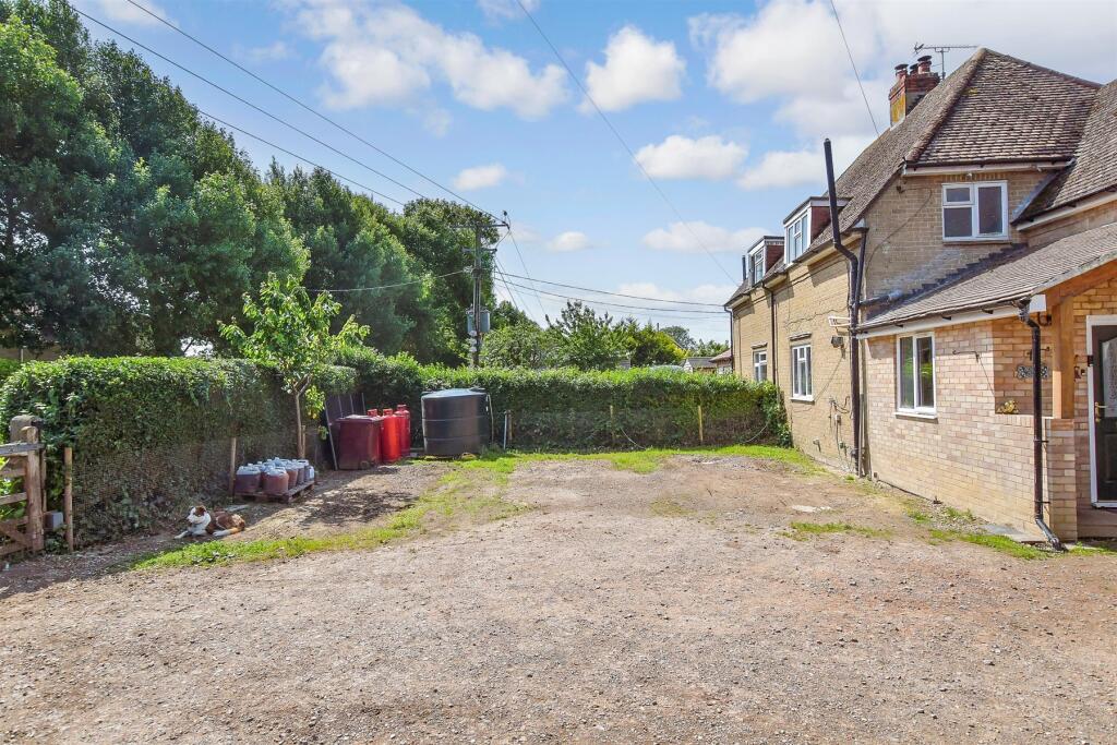 Driveway/Parking