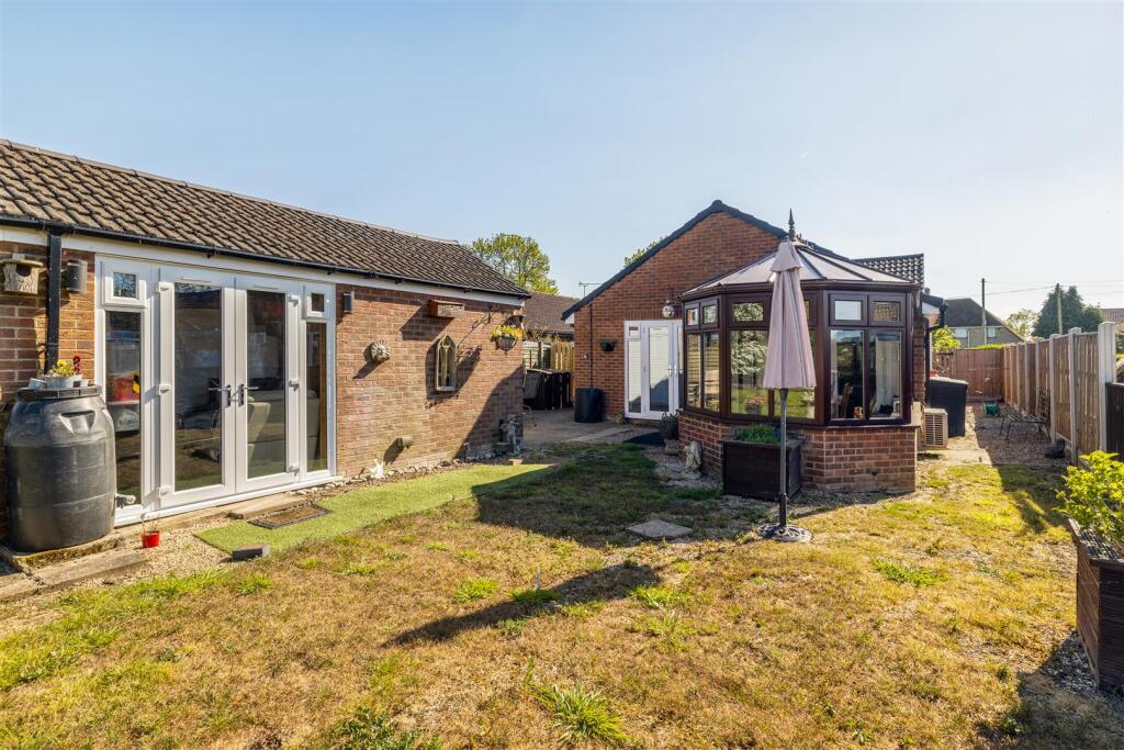 Wisteria (Friskney)-12.jpg