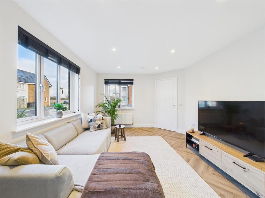 CAM03782G0-PR0232-STILL002_alt.jpg