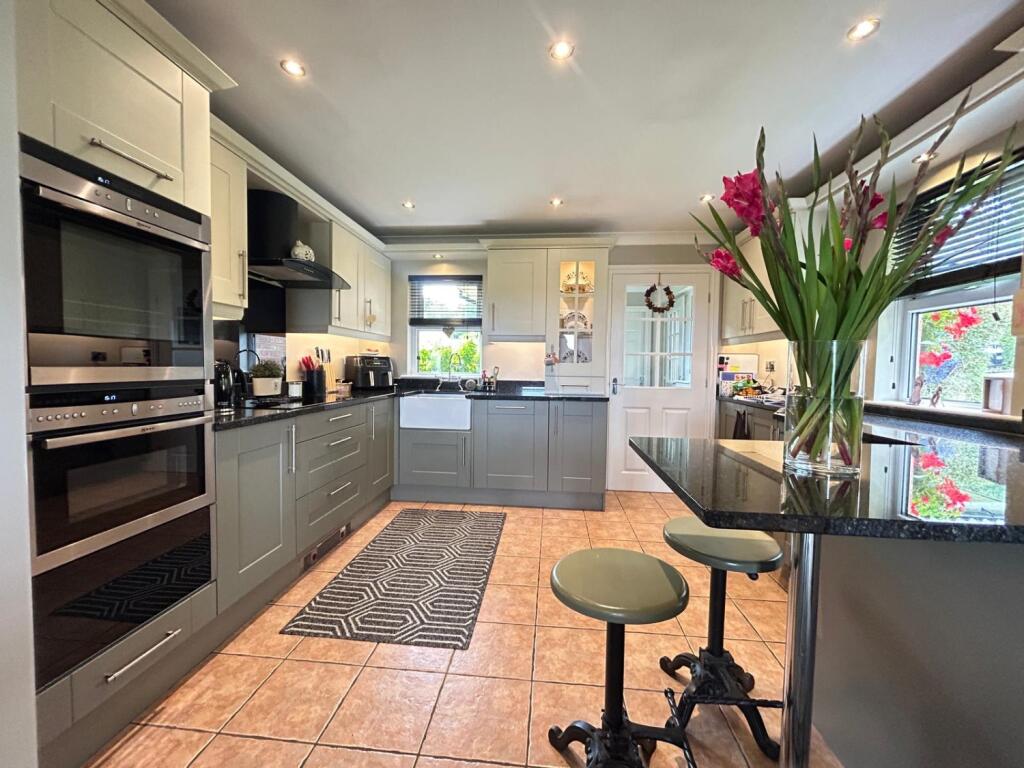 17080018-80e6-45c7-9f32-77de651ba4b1