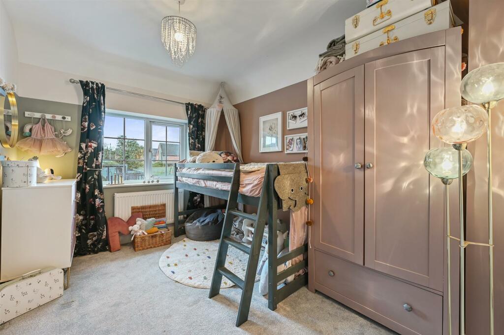 Bedroom 4.jpg