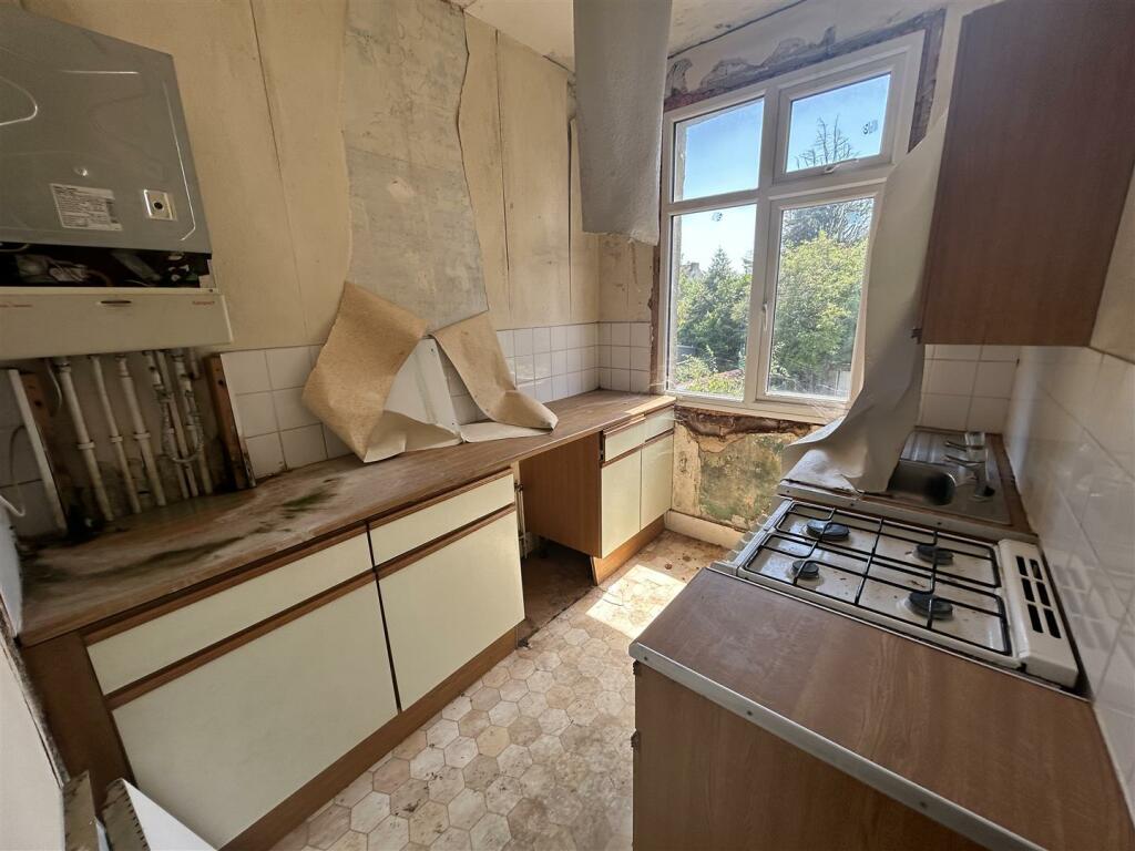 FLAT 4