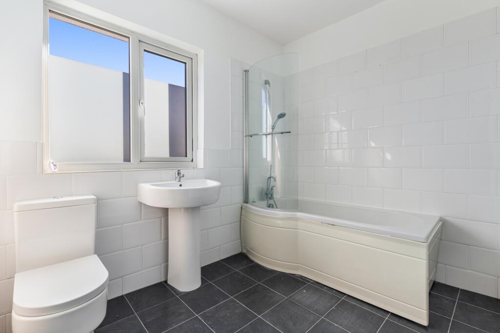 A16 - 20 Osney Avenue, Paignton - 250228