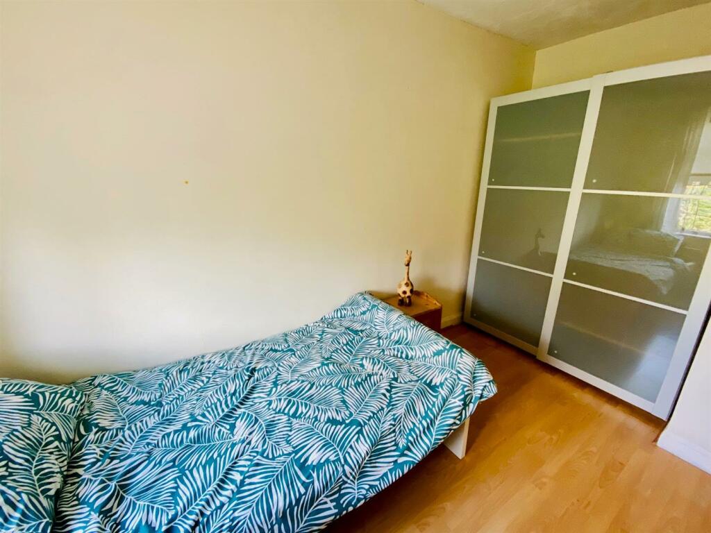 roberttown lane 14 bed 2 x 2.jpg