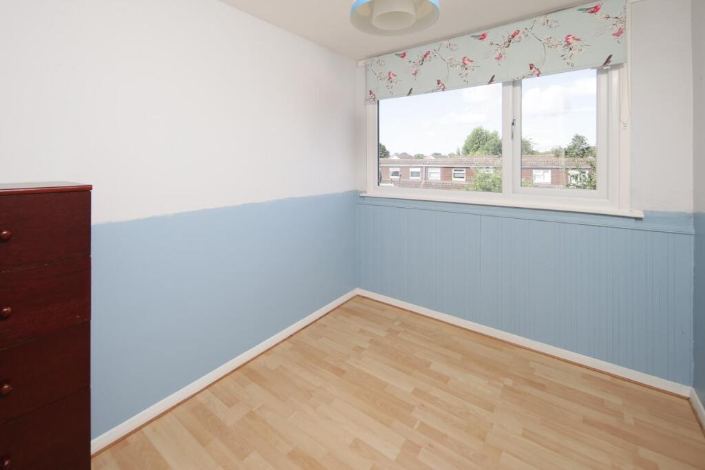 10 Severn Close-8.jpg