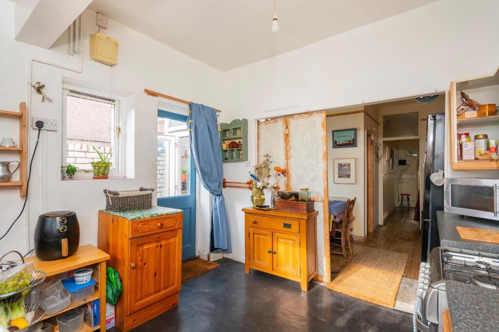 1S1R5SE - Kitchen A.jpg