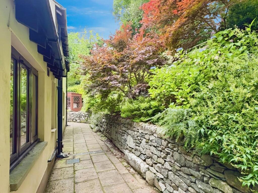 15422a23-garden 20entrance.jpg