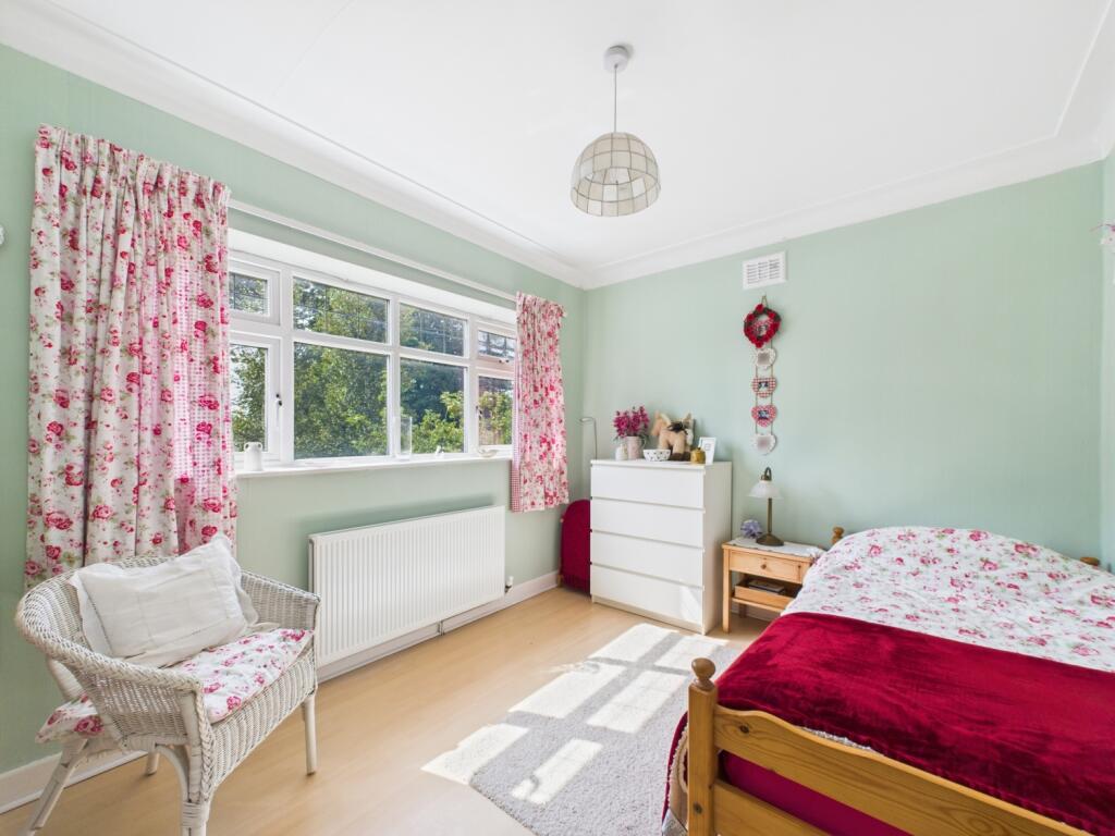 CAM02386G0-PR0141-STILL026