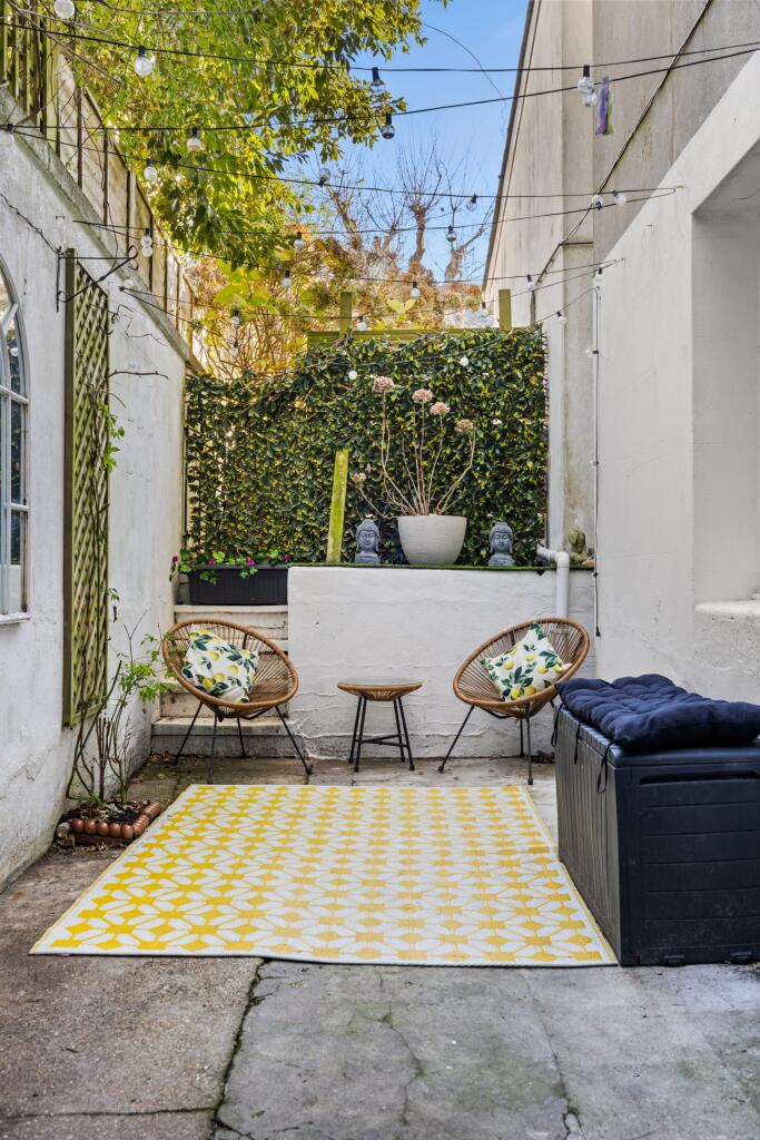 Courtyard Garden
