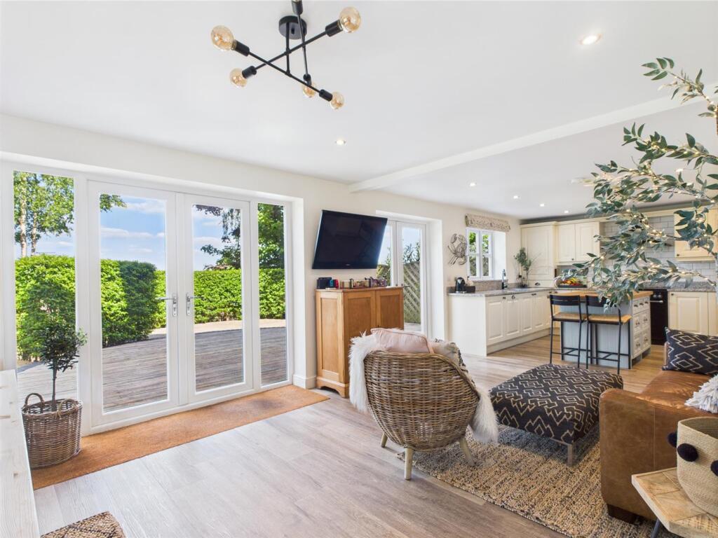 Living Kitchen/Dining/Family Room