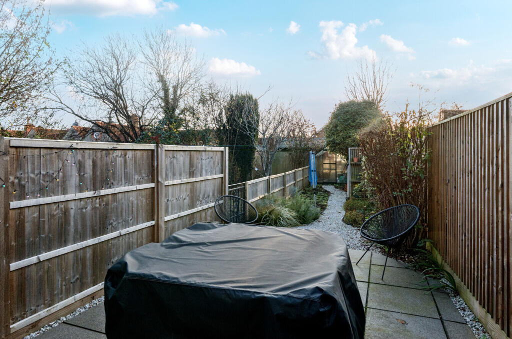 1387441-7-693fdbc...