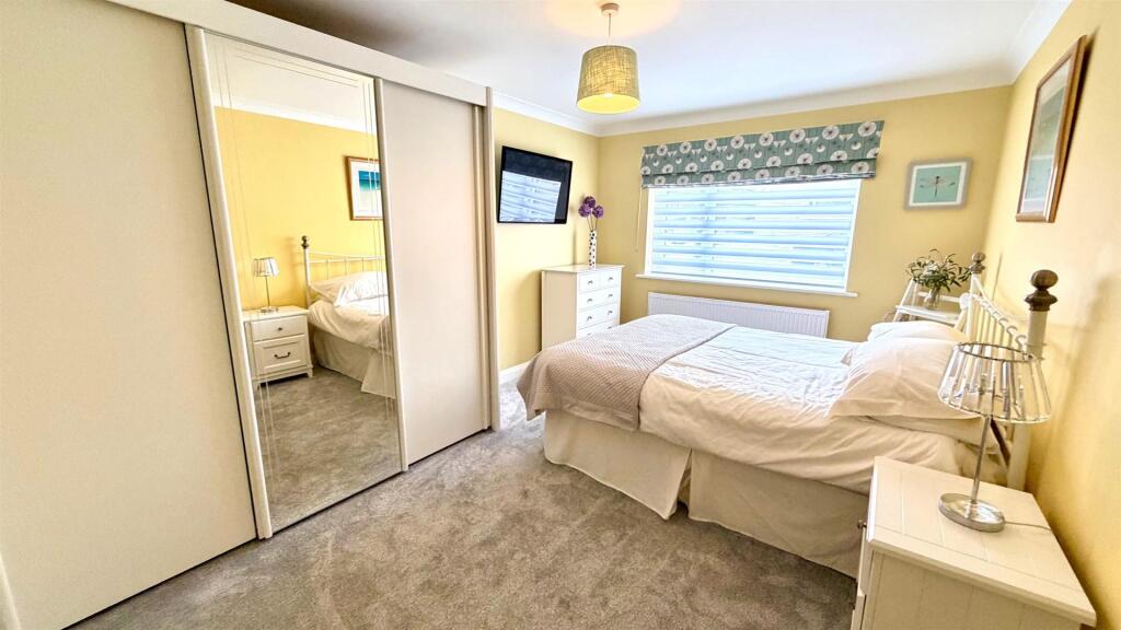 GROUND FLOOR BEDROOM 1