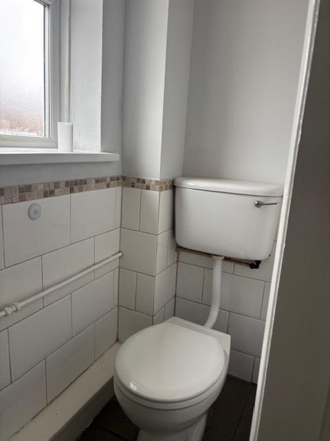 Toilet.jpg
