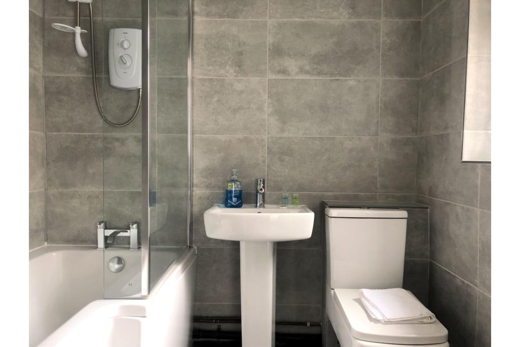 Downstairs Bathroom