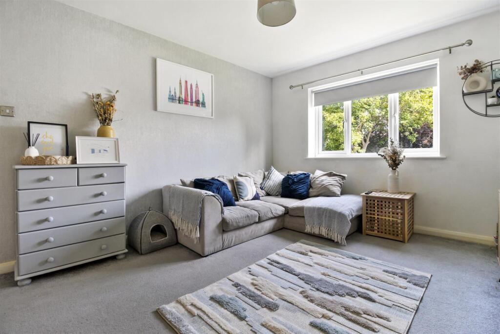 Woodsdale Court, 6_04.JPG