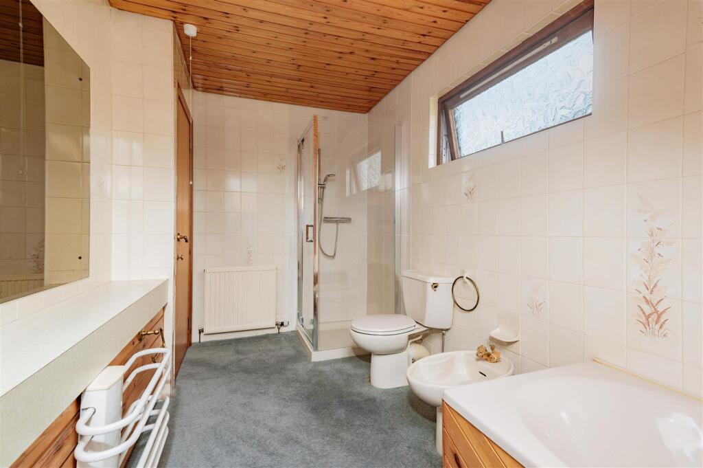 23 Seabourne Gardens Broughty Ferry-19.jpg