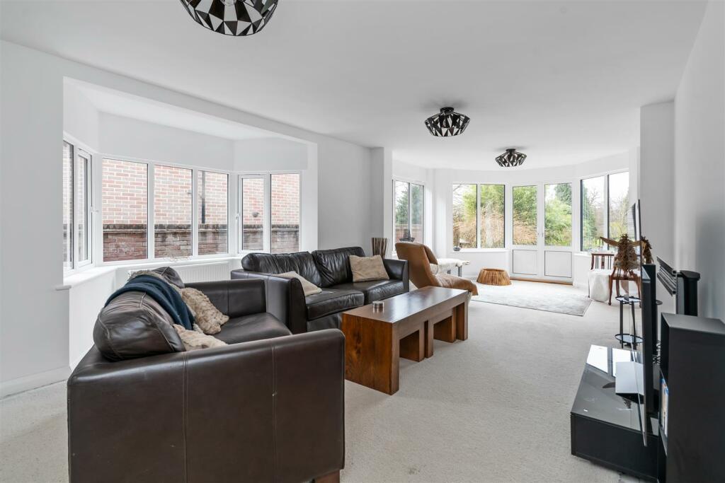 35 Park Avenue, Solihull_37.jpg