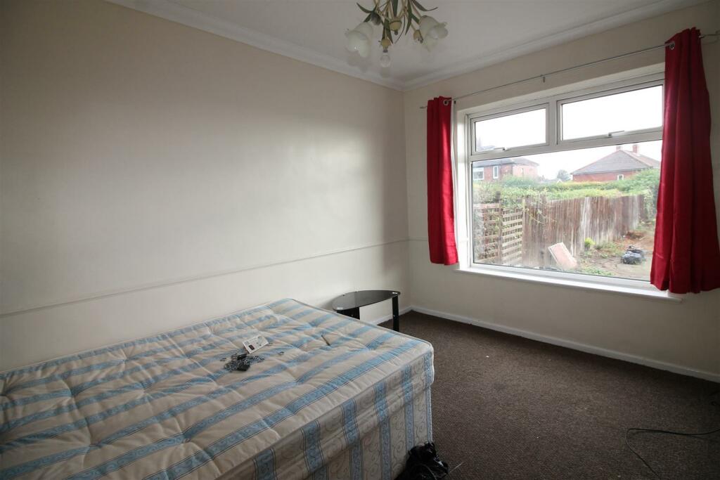 12EM- Bedroom 1.JPG