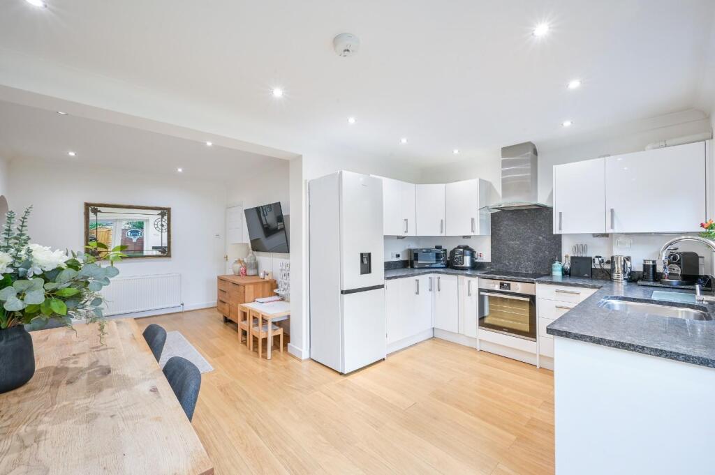 THE HAWTHORNS,  (7).jpg