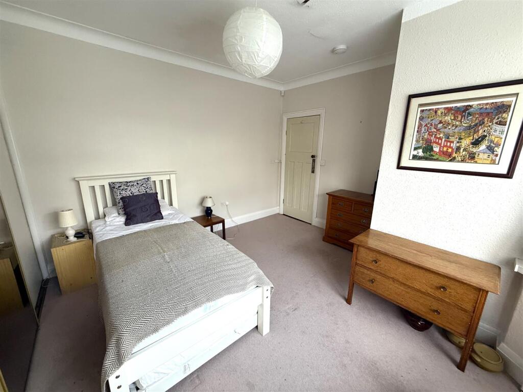 bed 1 2 .jpg