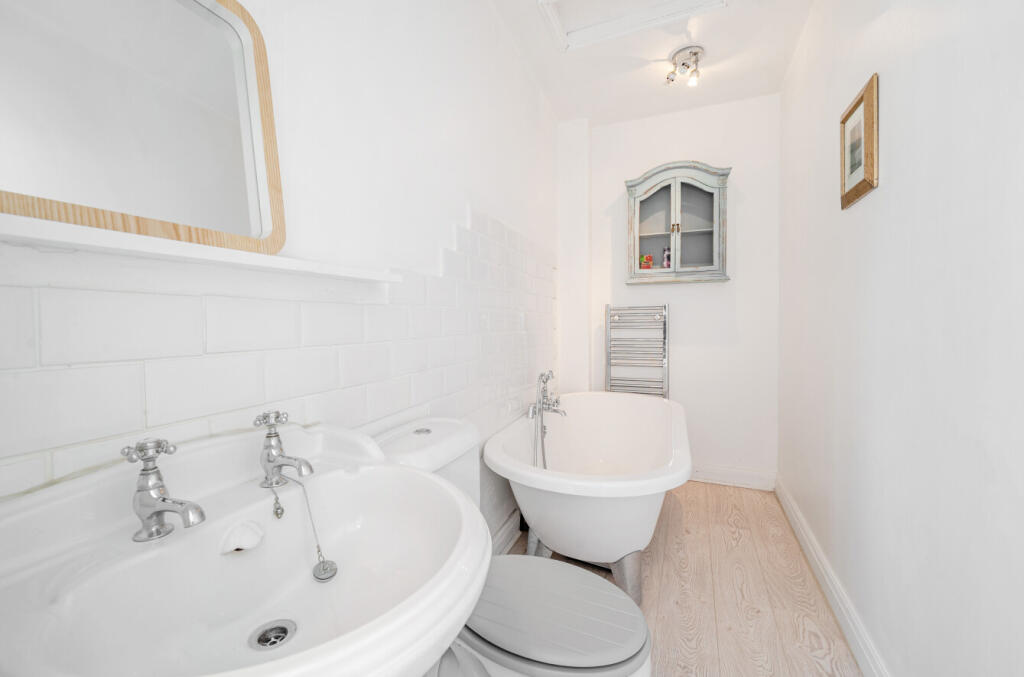 1307012-5-68501ad...