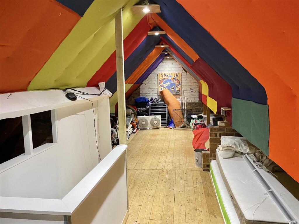 1 Cruckton Close-5.jpg