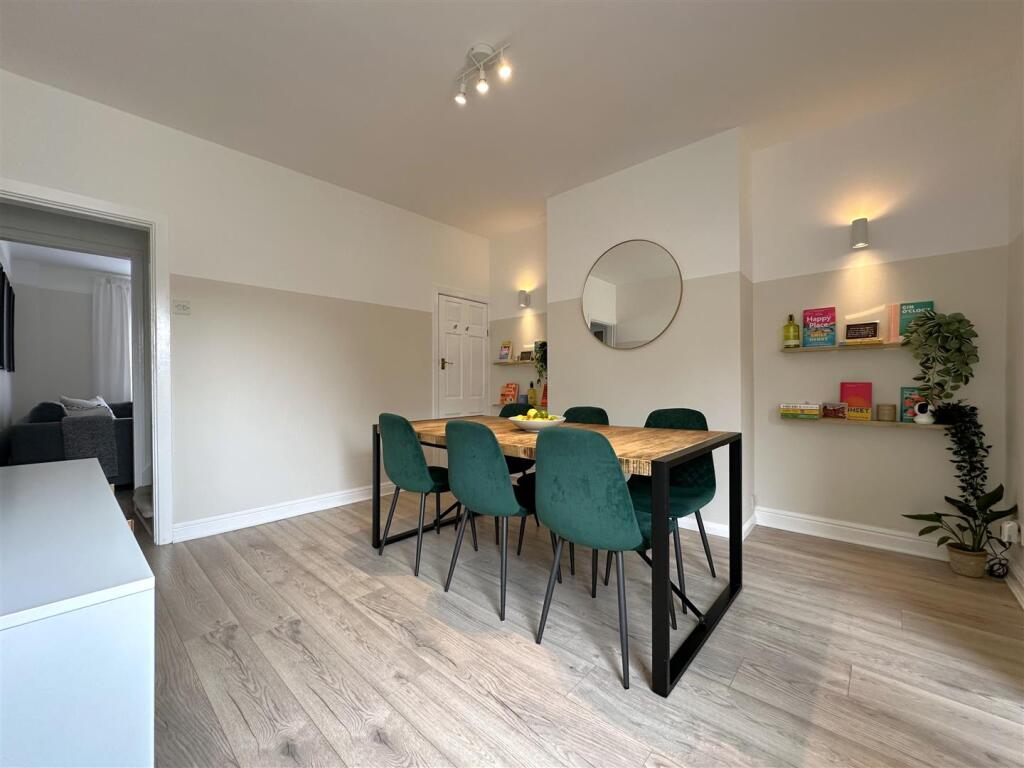 Dining Room 393