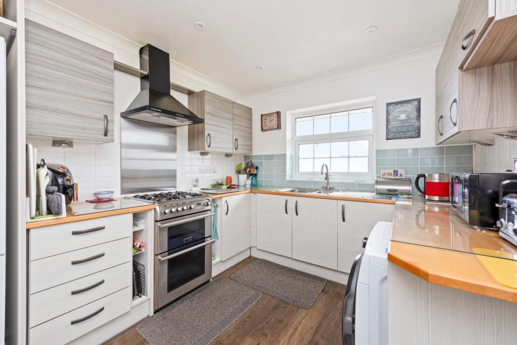 Broad Rigg Avenue, 37_007.JPG