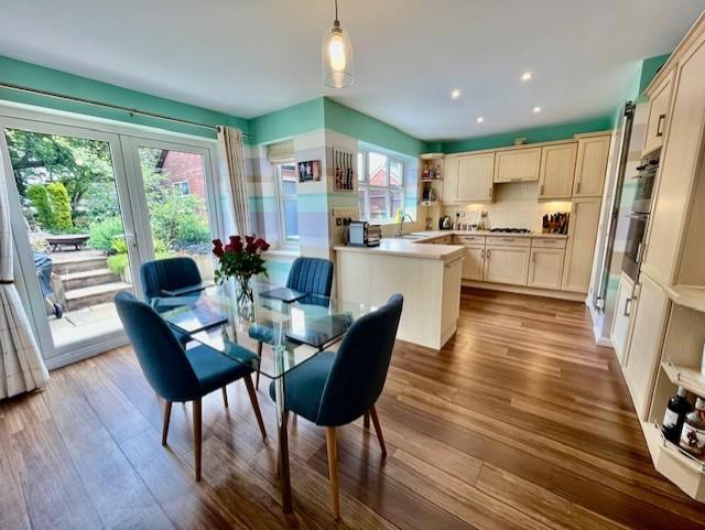 Kitchen / Diner