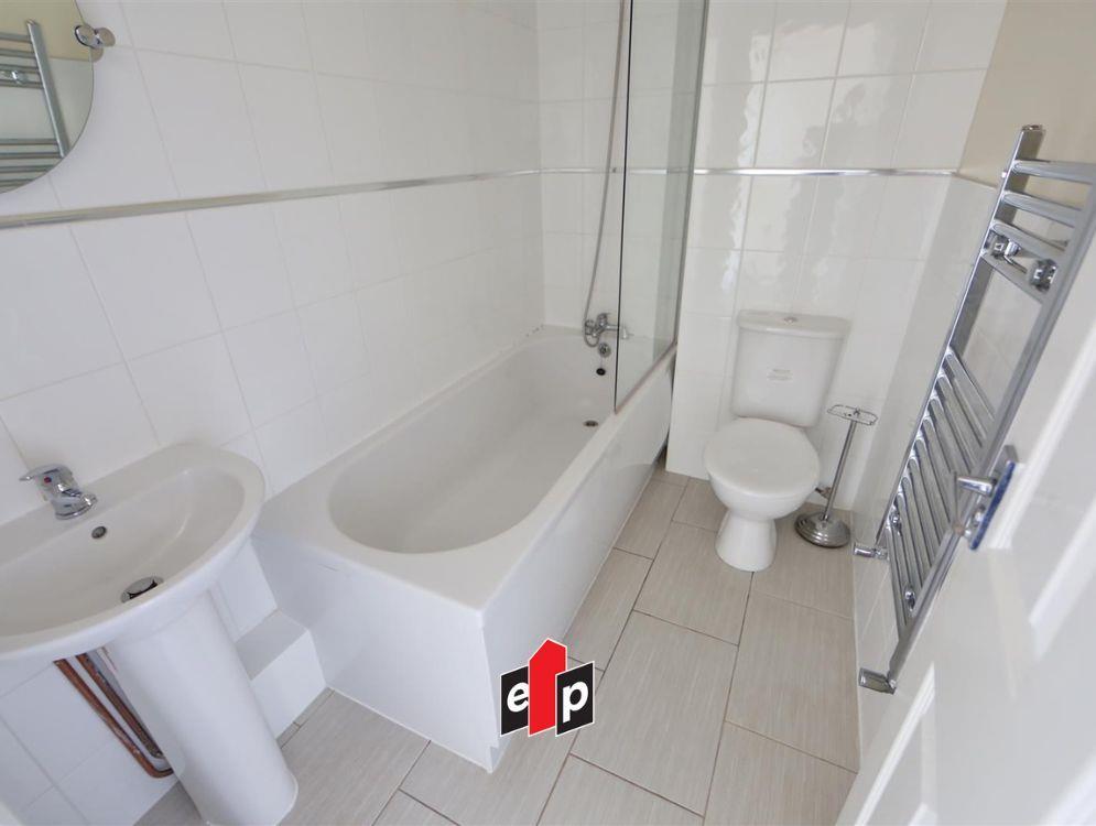 Delage Close, Longford  - Bathroom