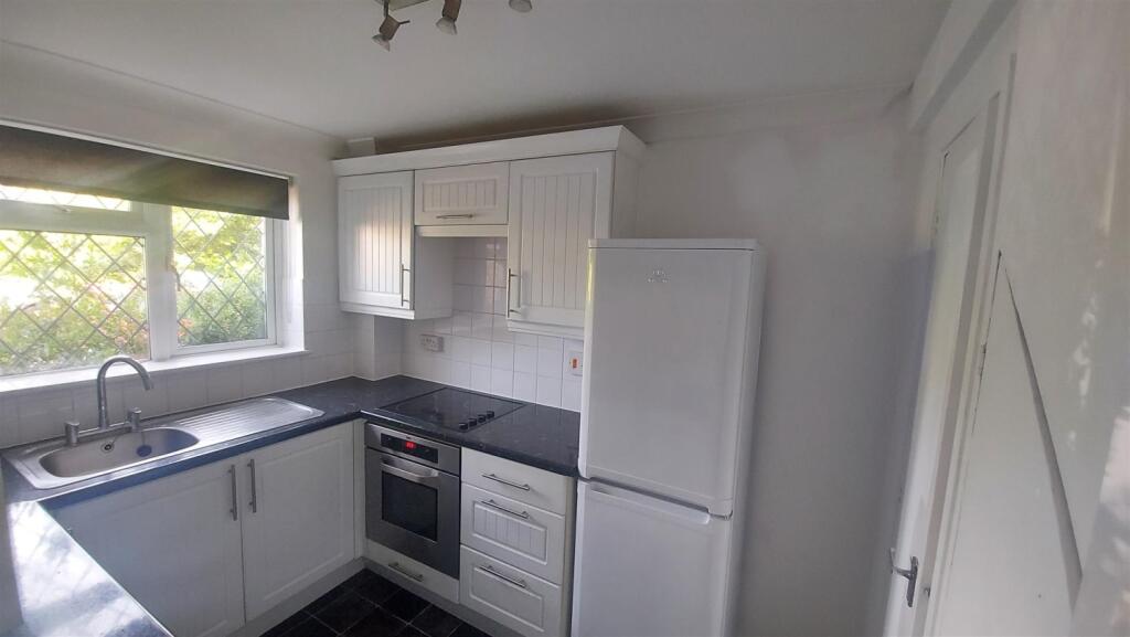 FQAravrbP0uro54UW...