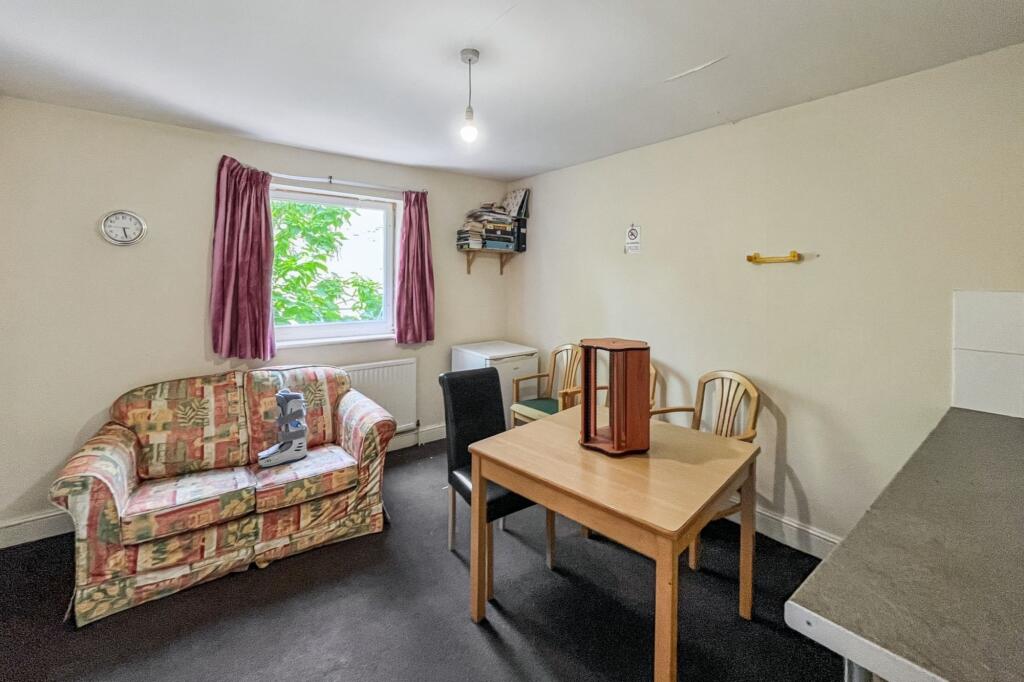 96 Ritherdon Road, Tooting, London SW17 8QQ