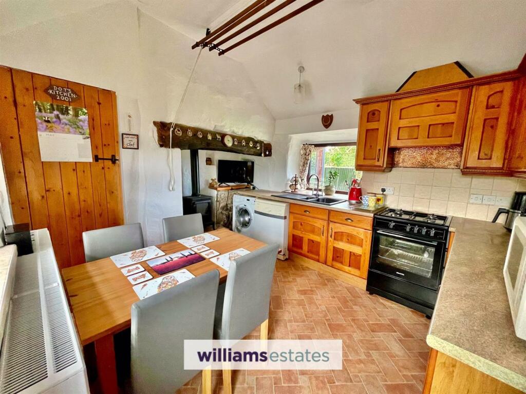 Kitchen/Breakfast Room