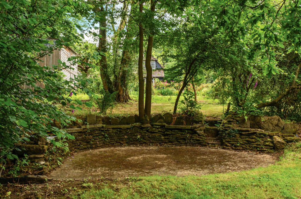 1307144-12-684ac2...