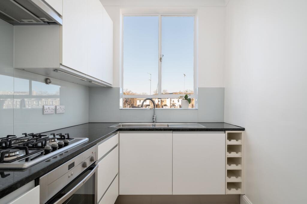 Warwick Square,19B-P