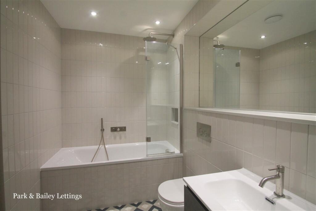 Main bathroom