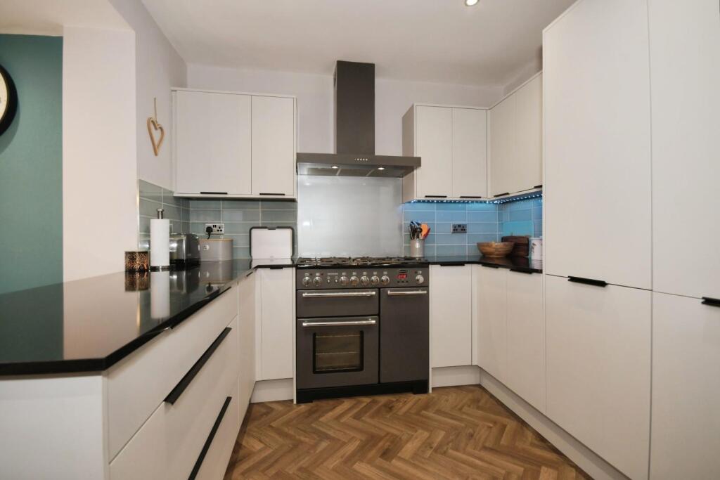 KITCHEN DINER 04.jpg