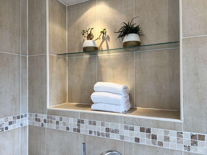 Feature Ensuite