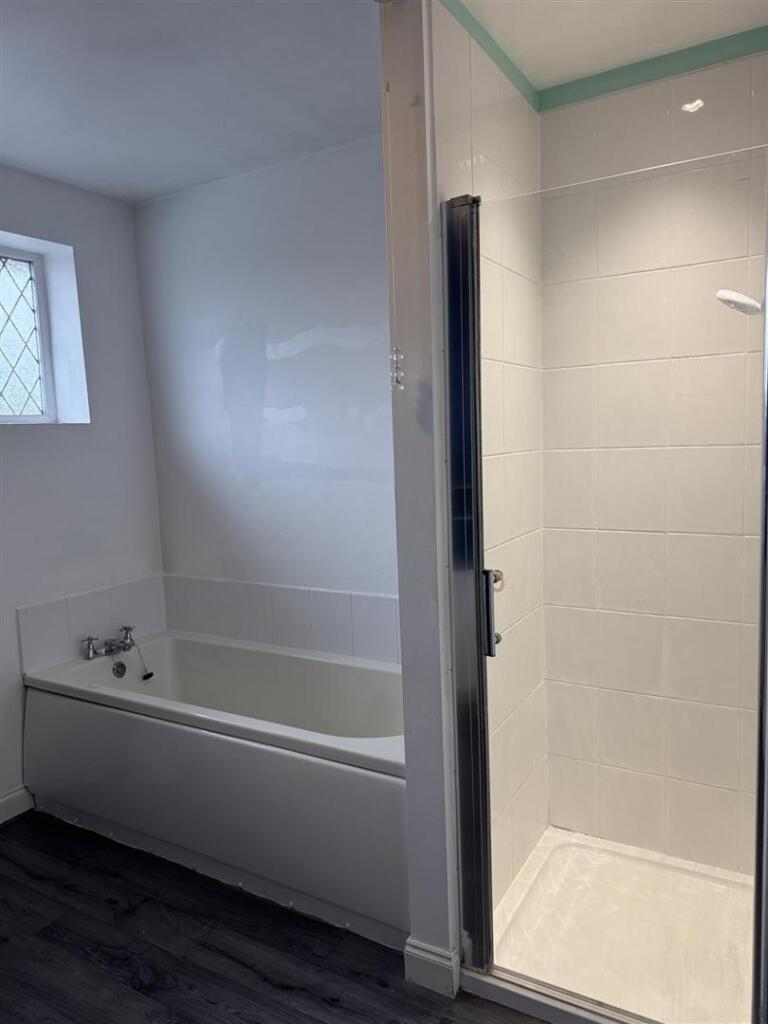 Bathroom 2.jpeg